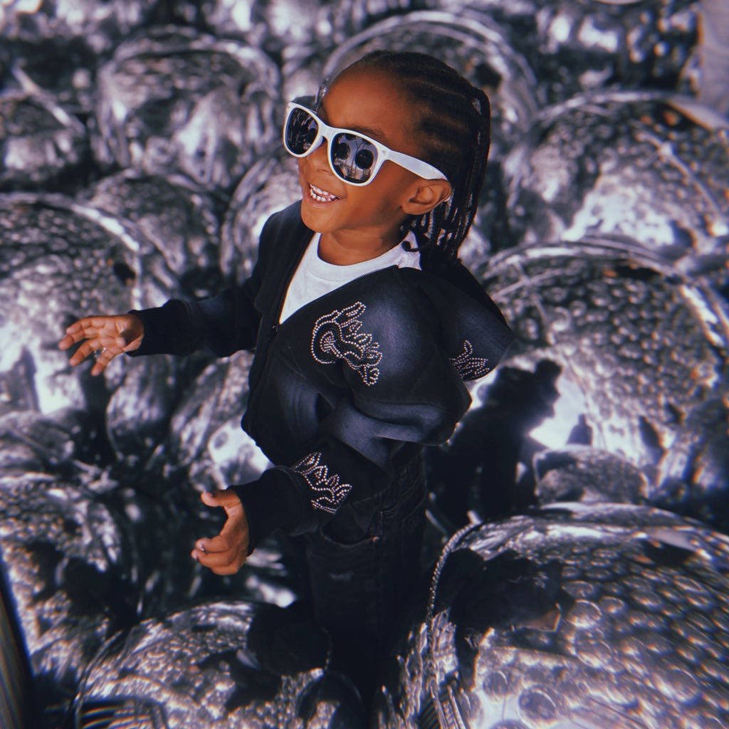 Kids Rhinestone Guitar Hoodie Black/Sliver)